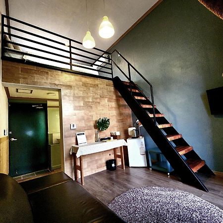 Hotel Hue Loft Incheon Bagian luar foto