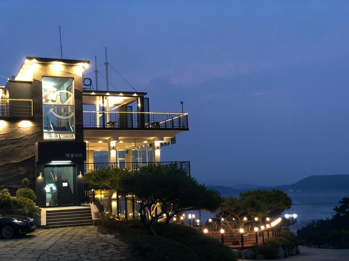 Hotel Hue Loft Incheon Bagian luar foto