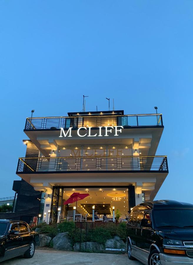 Hotel Hue Loft Incheon Bagian luar foto